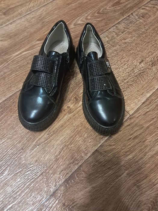 Туфлі на дівчинку