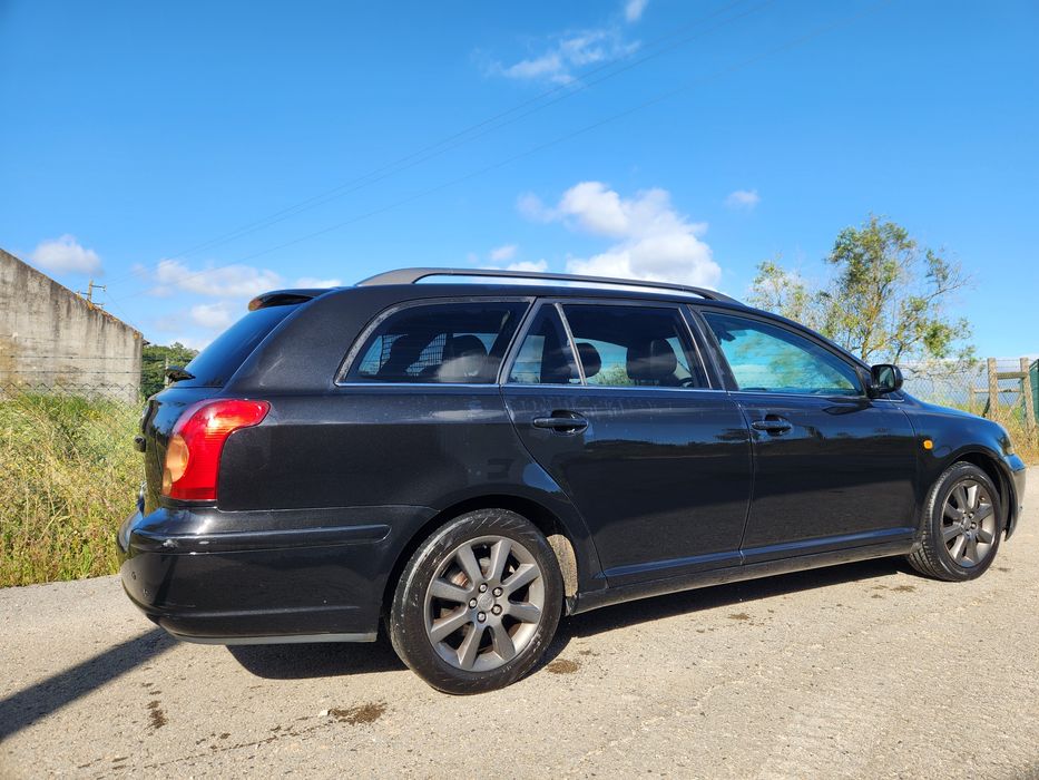 Toyota avensis  2.0 com 300000km