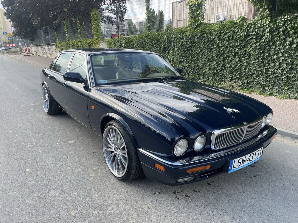 ジャガー XJ6 Sovereign JAGUAR XJ6 SOVEREIGN 4.2 (1983) - Auction CLASSIC CARS