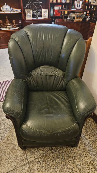 Conjunto de sofás em pele verde-escura – Sofá-cama + 2 cadeirões
