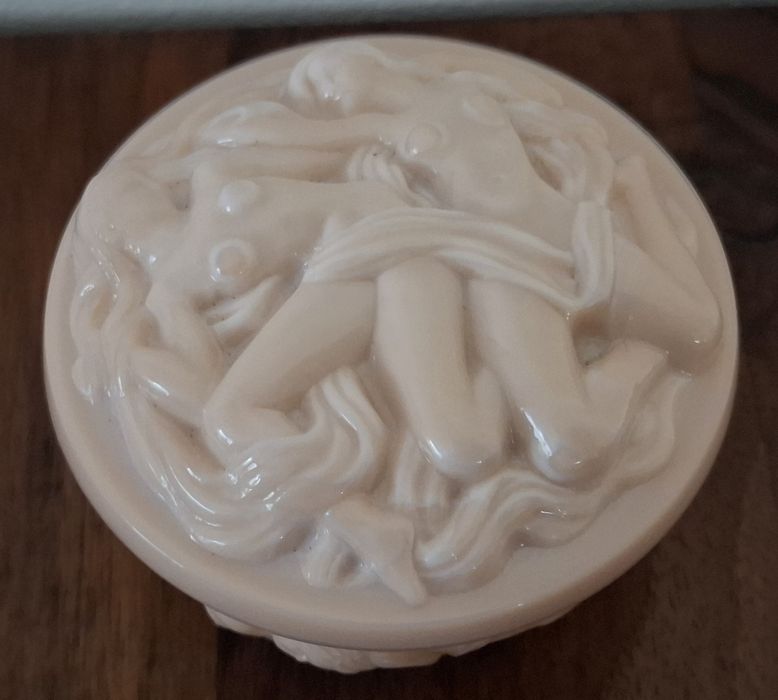 Curt Schlevogt Bohemia Róż puzderko Nimfy szkło prasowane