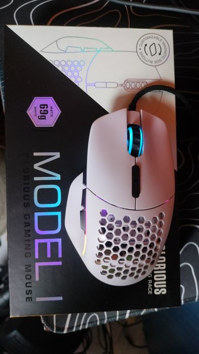 Mysz glorius model I biała mate