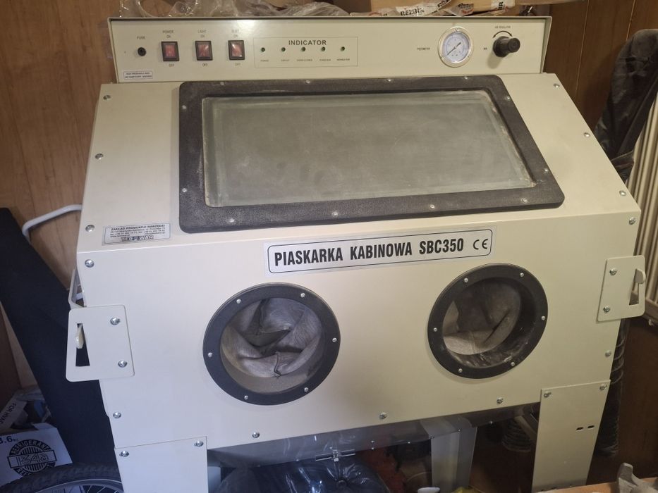 Piaskarka kabinowa Techwar 350 z odciągiem