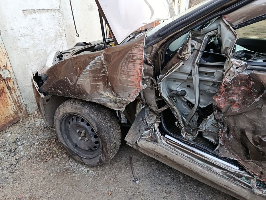 Продам Рено Логан после ДТП