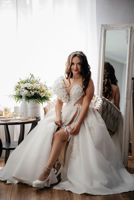 Suknia ślubna bogato zdobiona + welon zdobiony