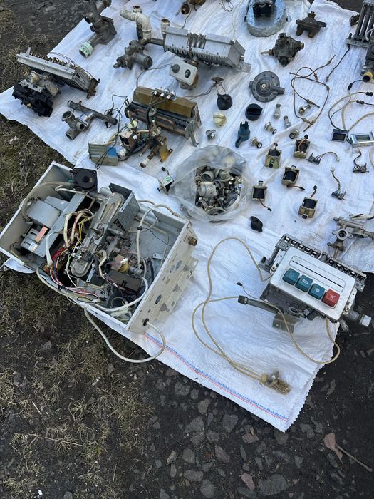 Запчастини до  різних газових колонок та котлів деталі розбірка