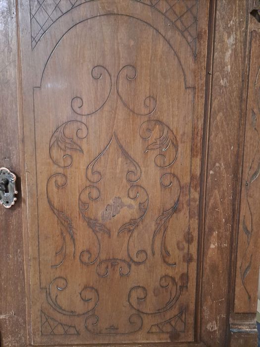 Apteczka drewniana wisząca