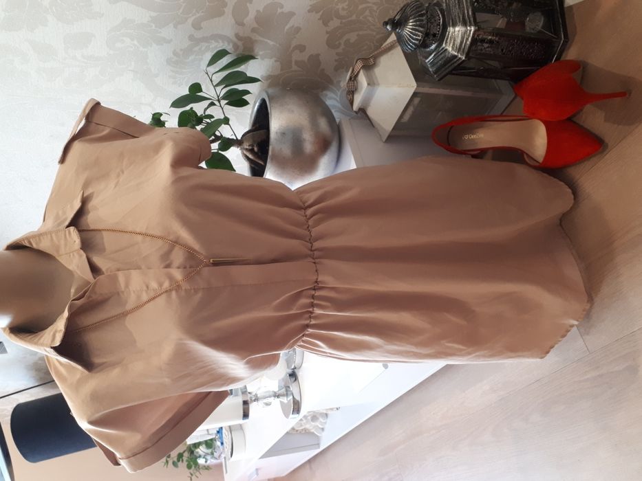 Cielista sukienka nude cielista