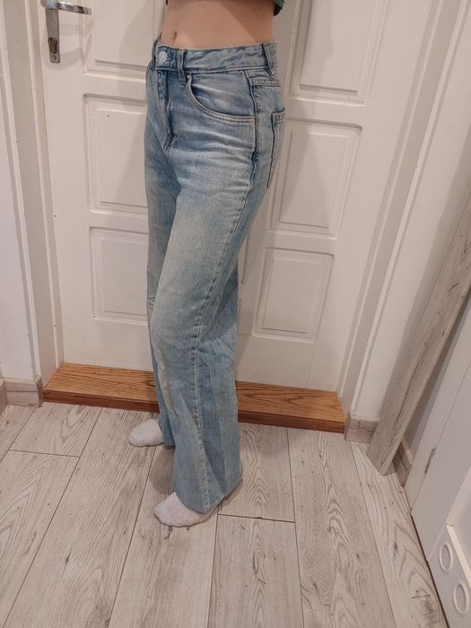 Jeansy Cropp z szerokimi nogawkami XS