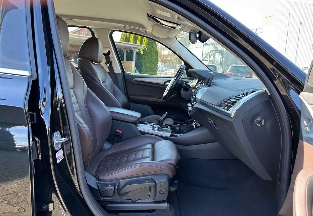 У продажі авто з ЄС BMW X3 30d xdrive Steptronic xLine/LED/Leder/Ambiente/AHK 2018 року.