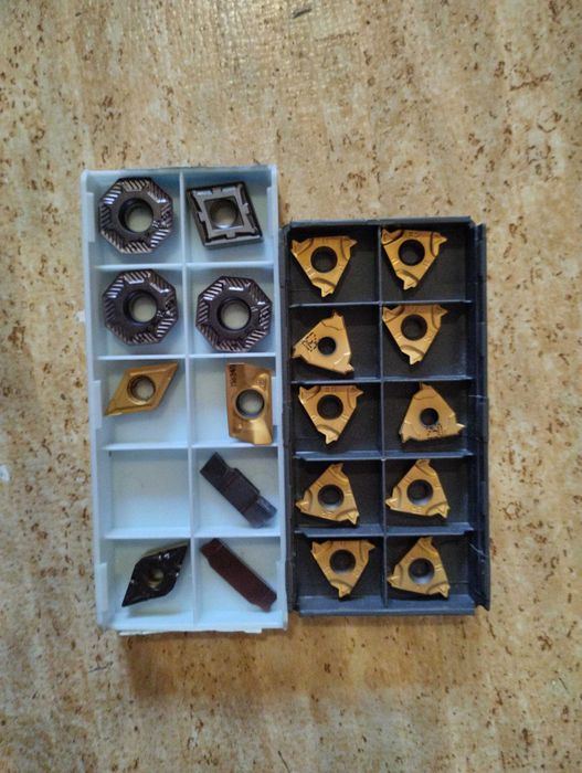 Токарний інструмент