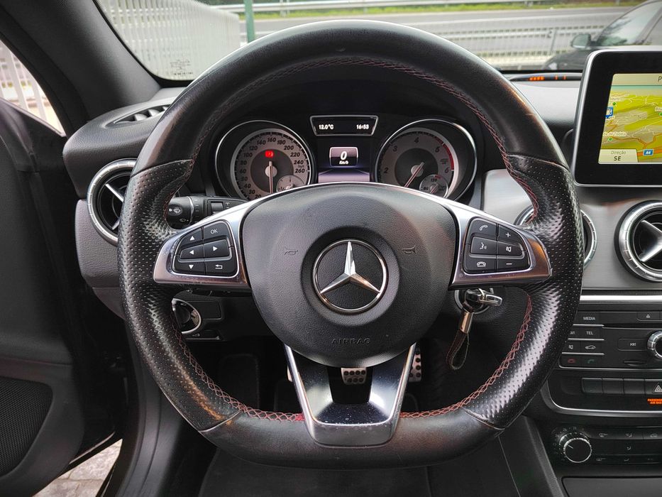 Mercedes-Benz CLA 200 AMG (Manual)