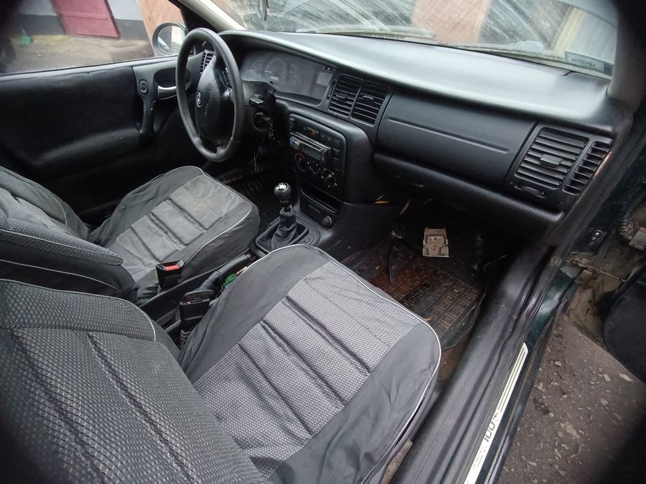 Вектра б газ4. 2002р 1.8