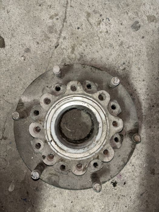 Ступиця мерседес атего