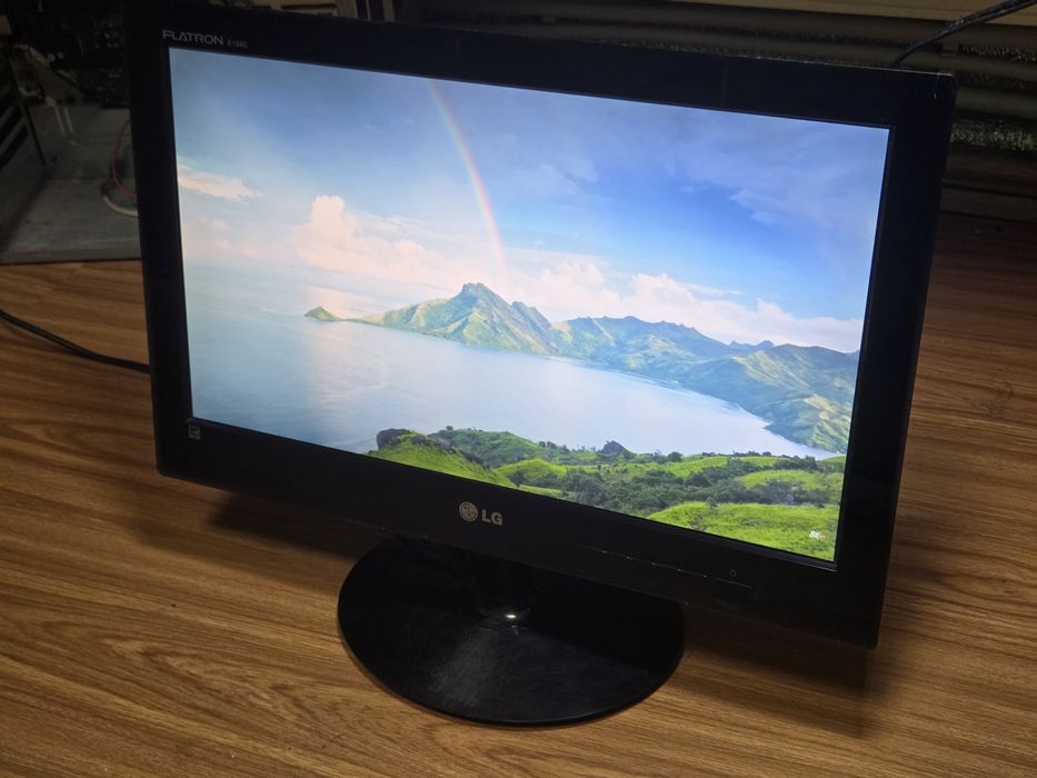 Монітор LG E1940 19дюйм