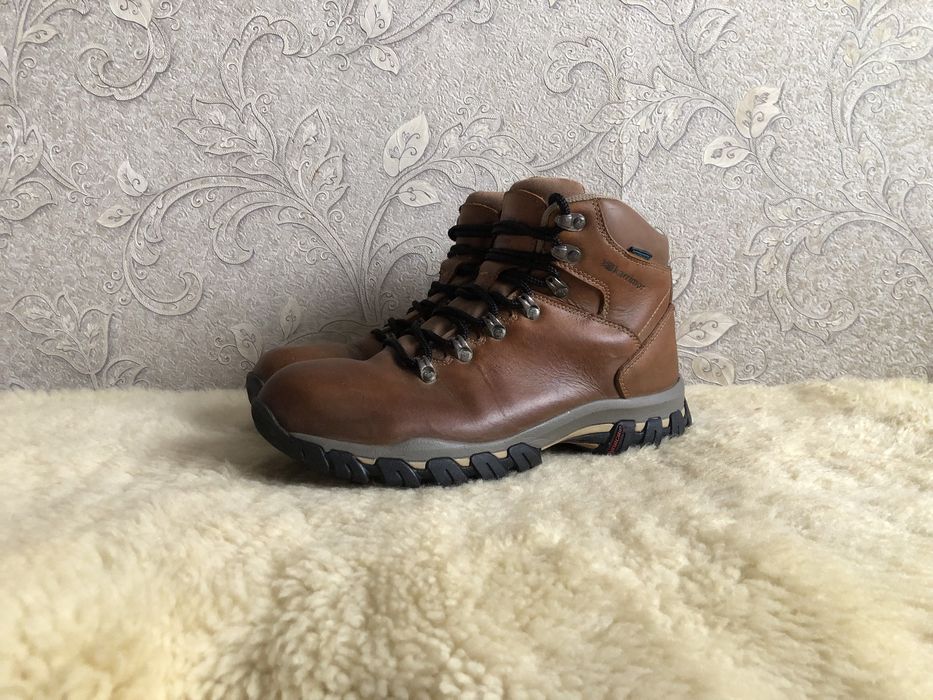 Гортайте фото, купа волонепроникних черевиків Karrimor GoreTex 40-47
