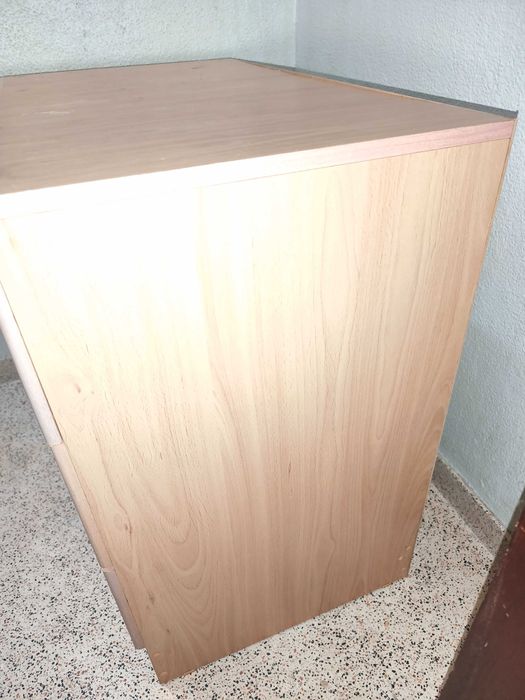 Cómoda e 2 mesinhas cabesieras