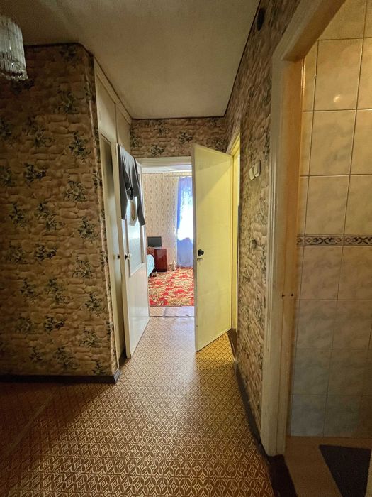 Продам 3 к. квартиру,р-н " 7-вітрів",вул.Клубна,99