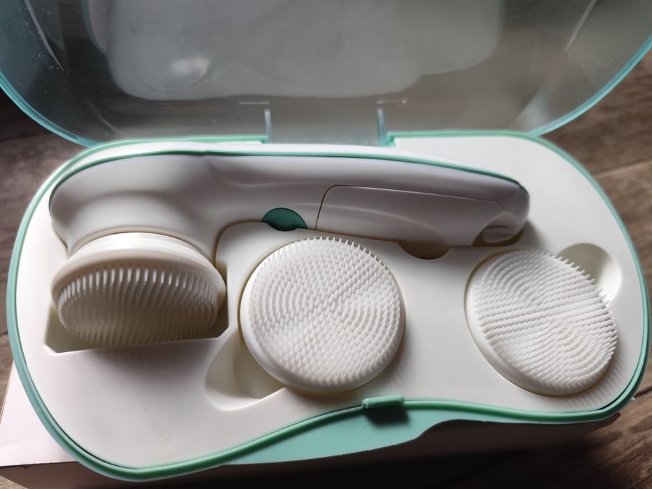 Szczoteczka do czyszczenia twarzy firmy Touch Beauty