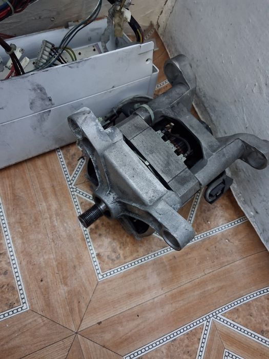 Пральна машинка на запчастини,  двигун