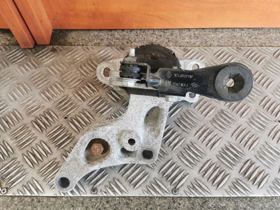 łapa poduszka silnika renault trafic iii 165385971r
