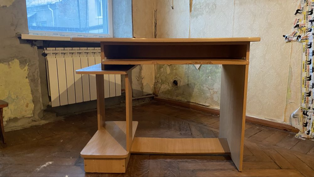 Стол письменный, стол компьютерный, парта