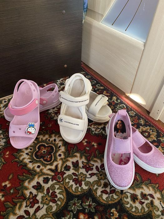 сліпони, балетки, туфлі Barbie H&M