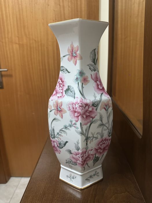 Jarrao motivos florais tons de rosa