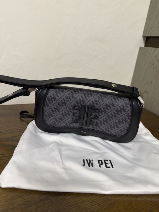 Продаю брендову сумочку Jw Pei
