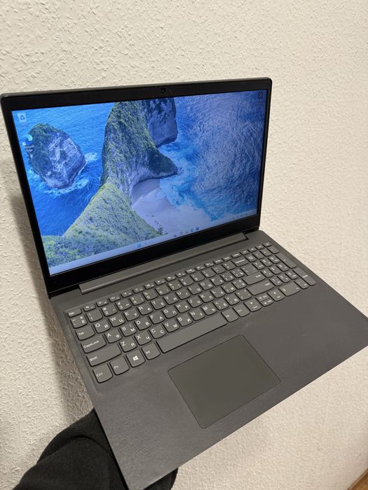 Lenovo V15 ADA AMD Ryzen 5 3500u ssd nvme 256 8gb ddr4 full hd vega 8