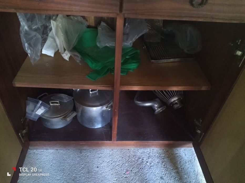 Móvel de Madeira Maciça com Mármore