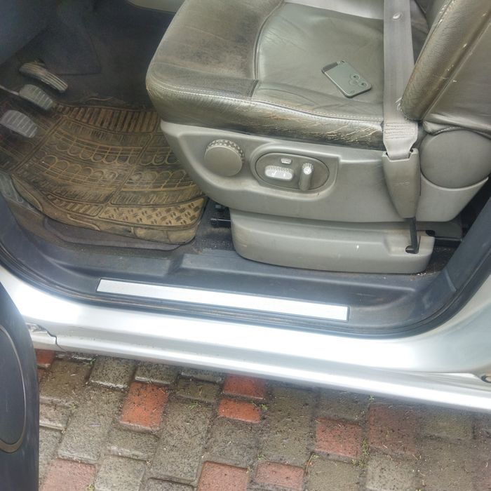 Семимісний мінівен