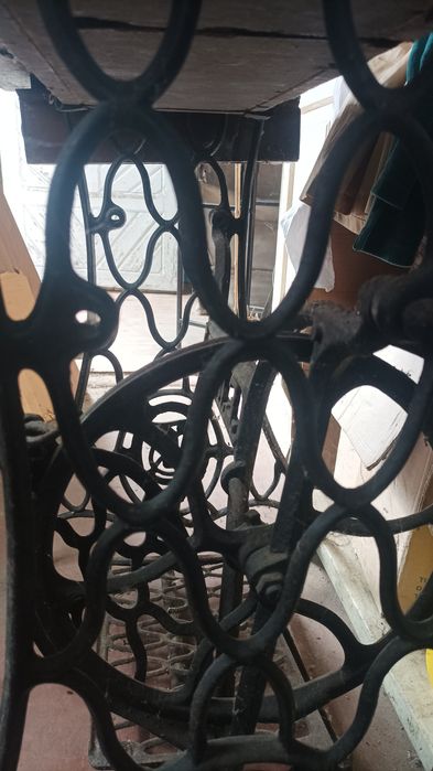 Госшвеймашина. ПГМЗ. Стол с швейной машиной. Б/у