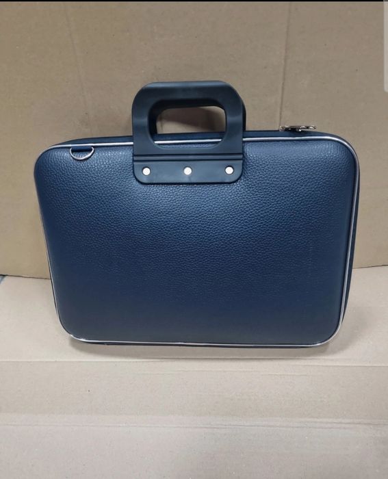 Teczka granatowa na laptop 15,6 cali