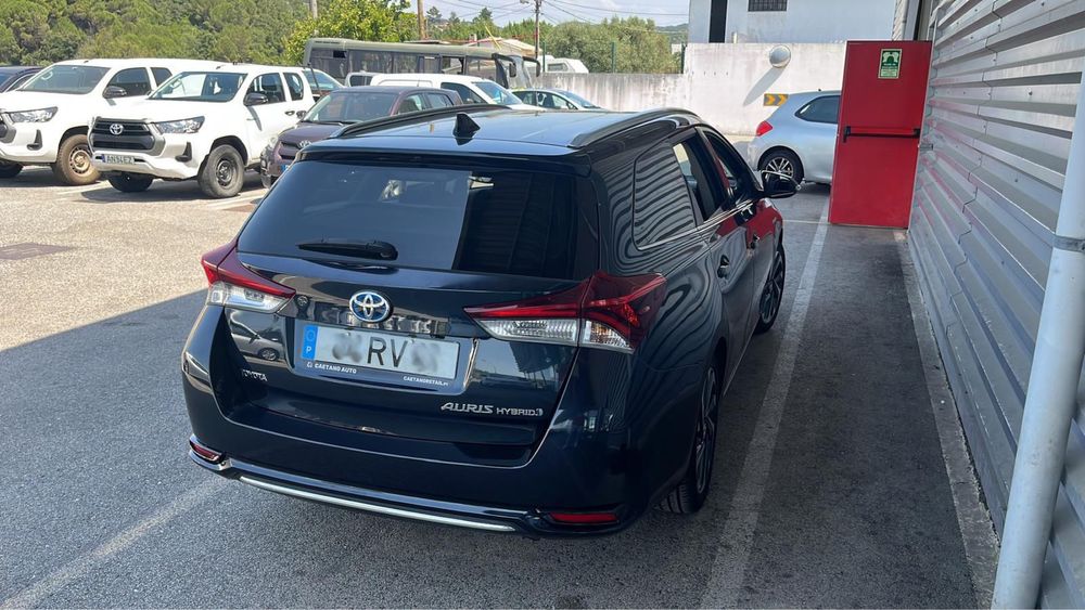 Toyota Auris Touring Sports 1.8 HSD Comfort + P. Sport