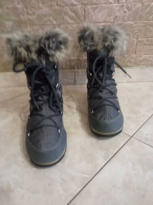 MOON BOOT . Зимові