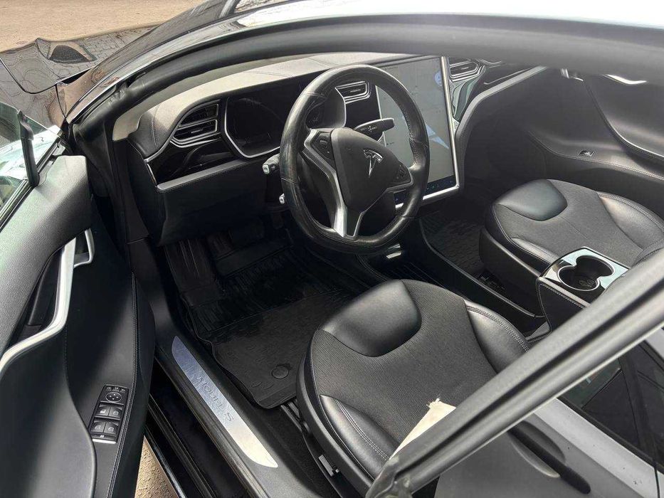 Оренда прокат Tesla Model S buisiness class 85Kw