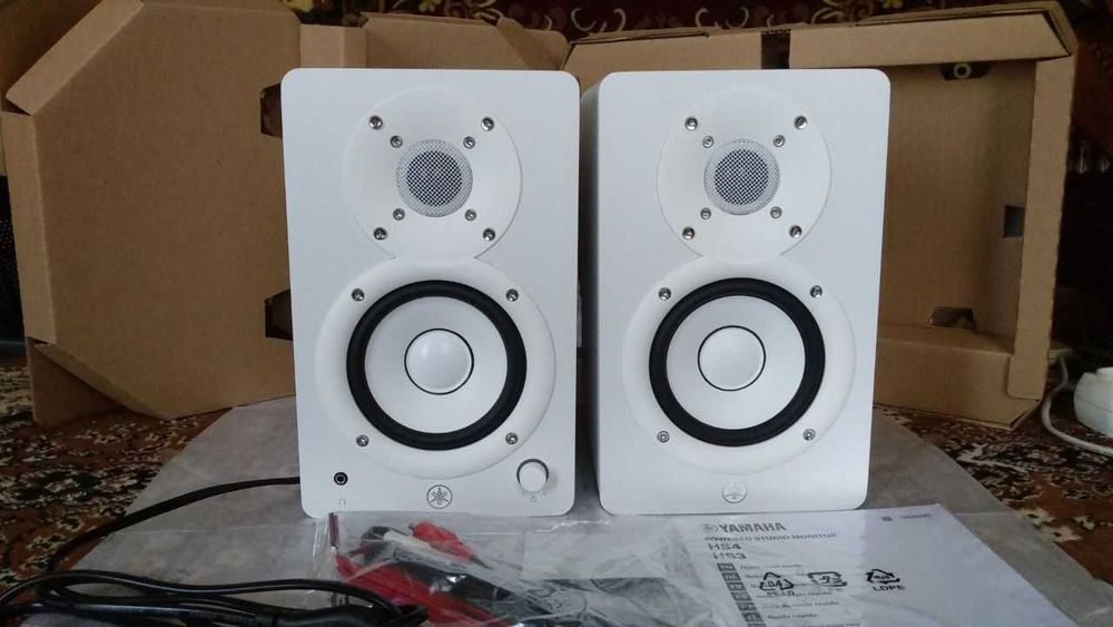 Студийные мониторы "YAMAHA" HS4 (White) пара