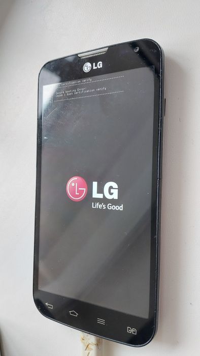 Мобильный телефон LG D410 под ремонт.
