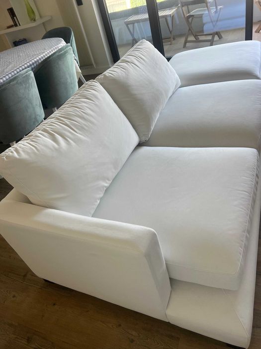 Sofa e Pouf Laskasas em Branco