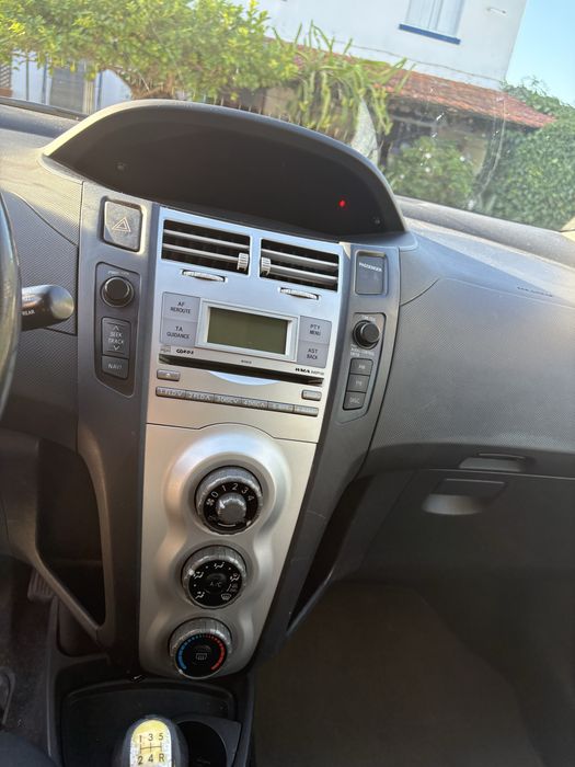 Toyota Yaris — fotografia 8