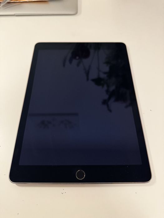 Ipad Air 2.  16gb