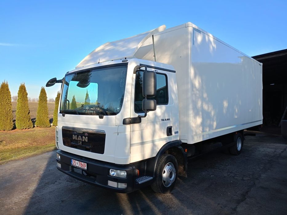 MAN 8.180, 2010r, kontener z windą