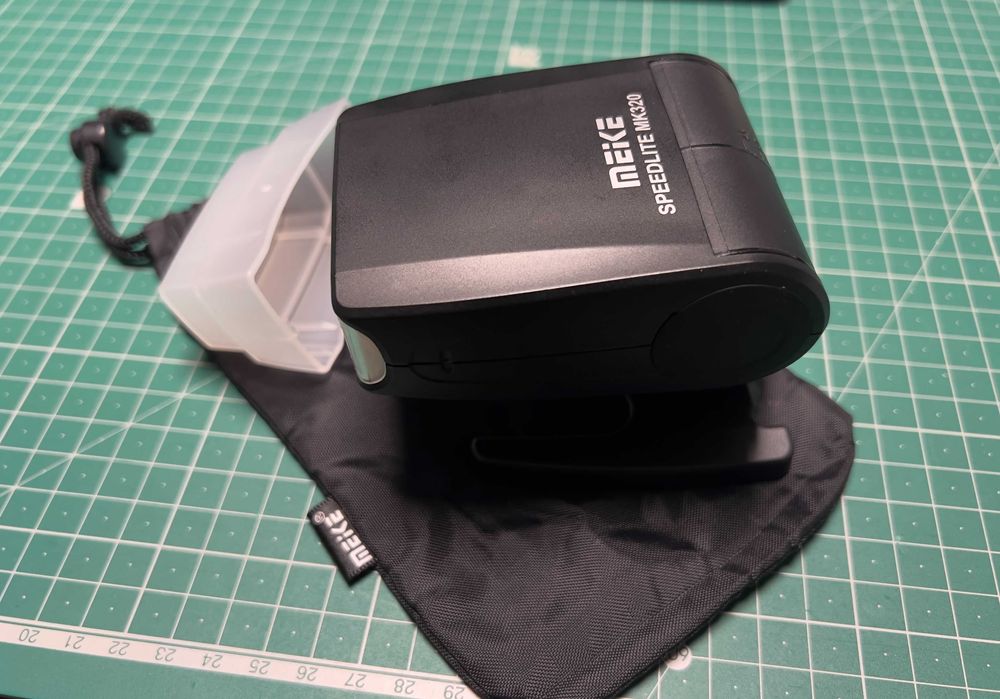 Flash Meike MK320 para Nikon