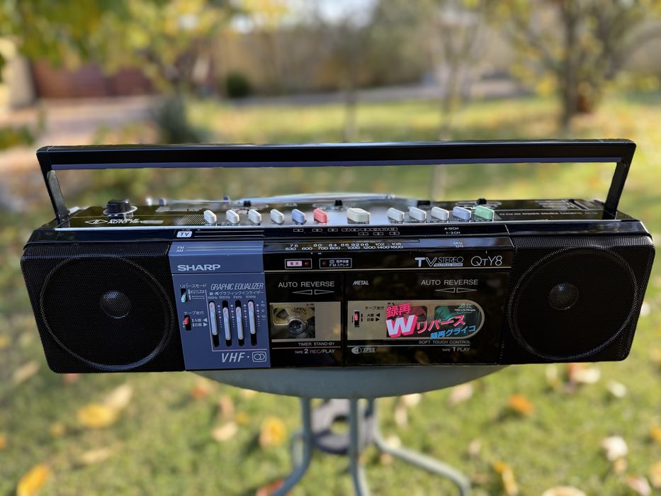 Продам магнитолу SHARP QT-Y8