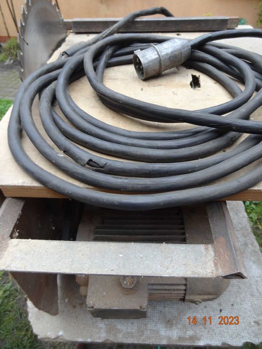 Krajzega z przesuwnym blatem