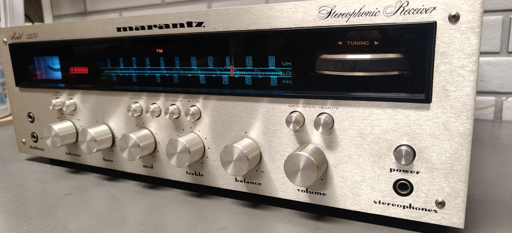Amplituner MARANTZ 2230. Vintage