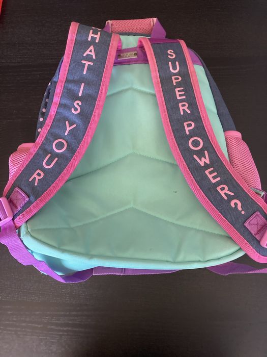 Mochila escolar de menina