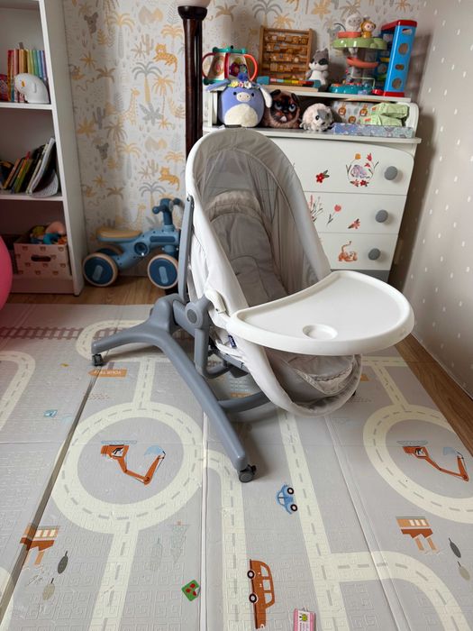 Дитяче люлька-стільчик Chicco Baby Hug 4 in 1 + стіл