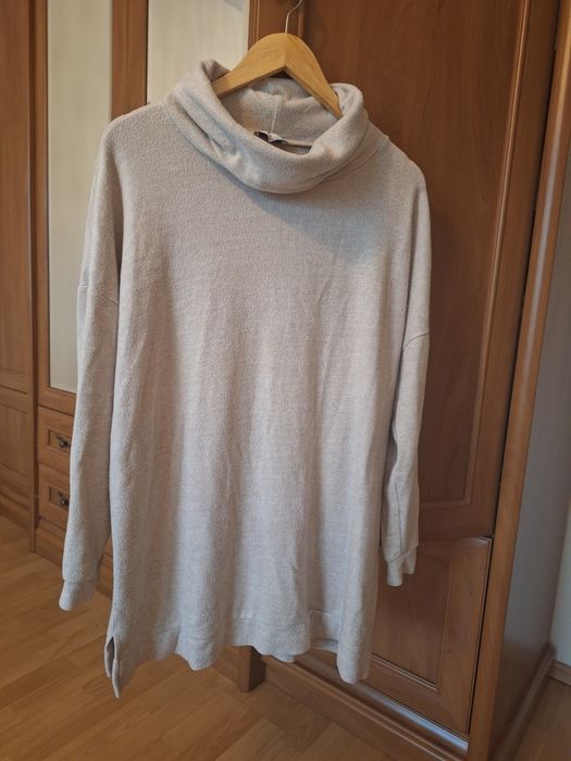 Sweterek z golfem XL